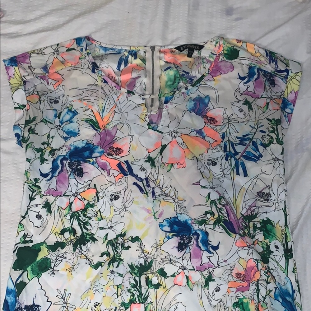 Bright, silky, short sleeve shirt!